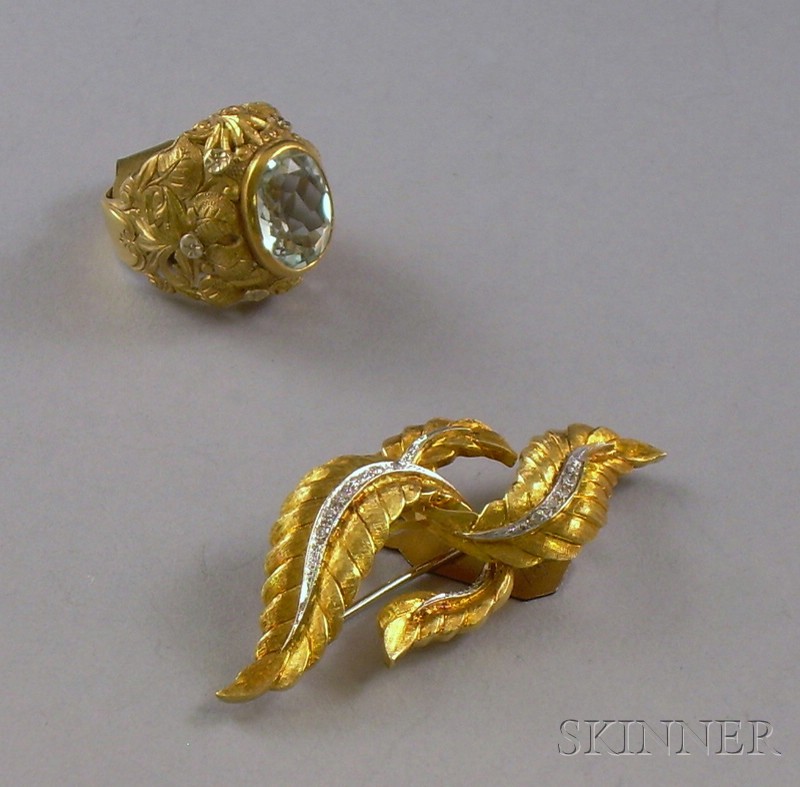 Appraisal: Two kt Gold Jewelry Items a gold and diamond foliate