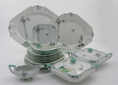 Appraisal: A Shelley Queen Anne dinner service pattern printed and painted