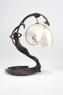 Appraisal: An Art Nouveau style patinated bronze table lamp Early th