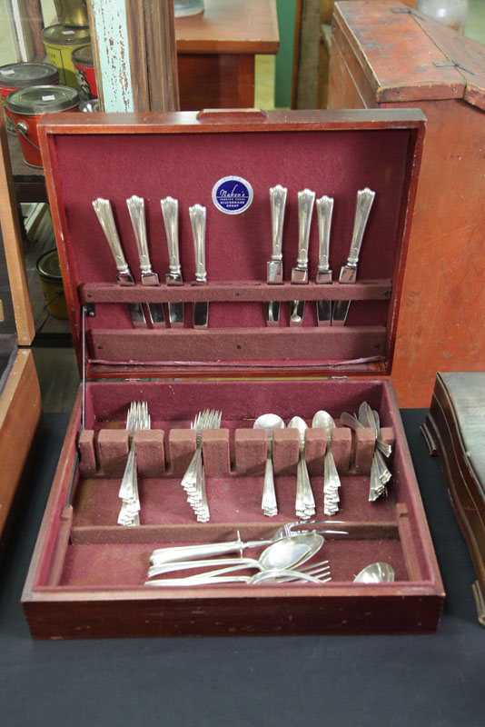 Appraisal: SET OF LUNT STERLING SILVER FLATWARE In American Directoire pattern