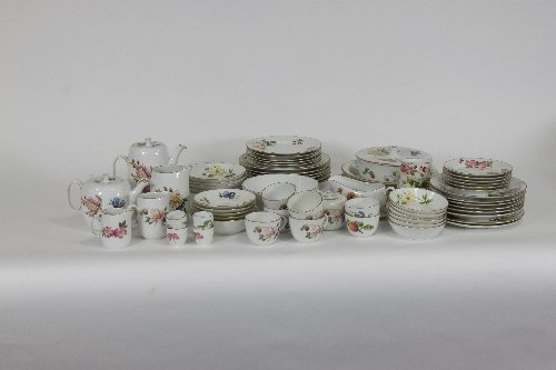 Appraisal: A quantity of Worcester Pershore pattern dinner wares