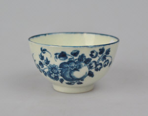 Appraisal: A Caughley blue and white tea bowl painted with fruit