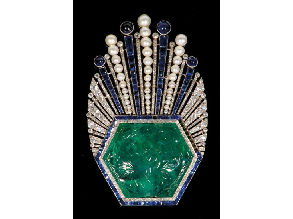 Appraisal: A MOGHUL-STYLE GEM-SET TURBAN BROOCH set with an hexagonal carved