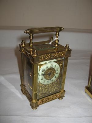 Appraisal: A CARRIAGE CLOCK the single barrel movement with platform escapement