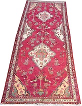 Appraisal: A Fine Heriz Rug A Heriz rug mainly in red