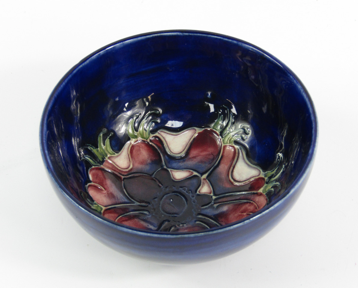 Appraisal: A Moorcroft pottery bowl decorated in the Anemone pattern against