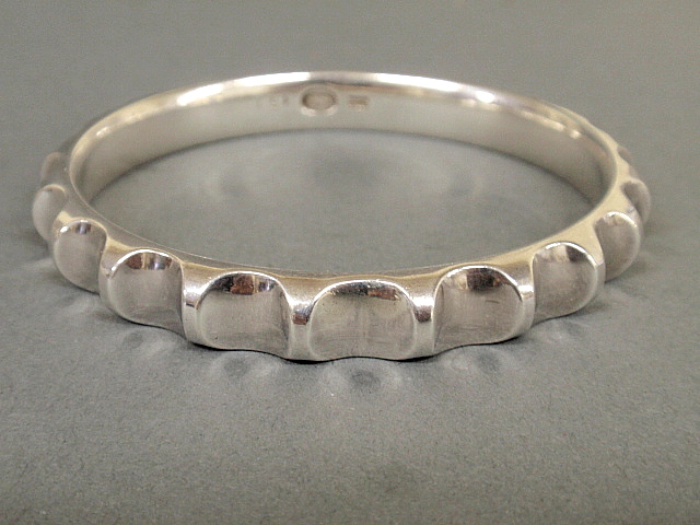 Appraisal: - Vintage Georg Jensen sterling silver bangle bracelet dia -