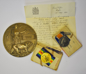 Appraisal: WW casualty pair to Pte R Hewlett Wilts Regt -