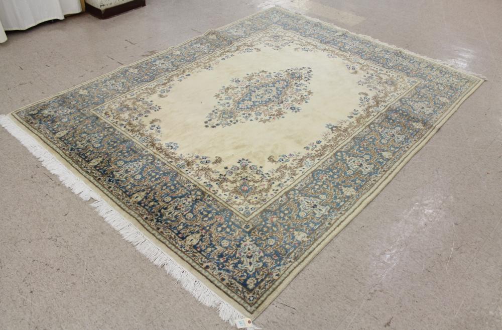 Appraisal: HAND KNOTTED PERSIAN KERMAN CARPET Kerman Province southeastern Iran central