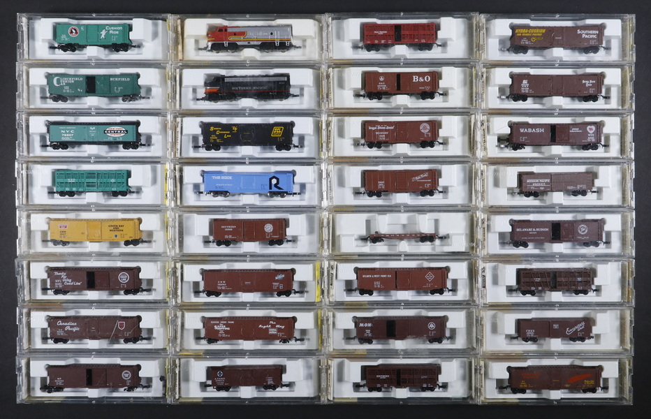 Appraisal: MICRO-TRAINS Z SCALE MODEL TRAIN CARS Lot of Model Train