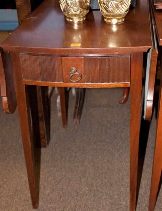 Appraisal: Federal style mahogany Pembroke table Mersman Estimate - No condition