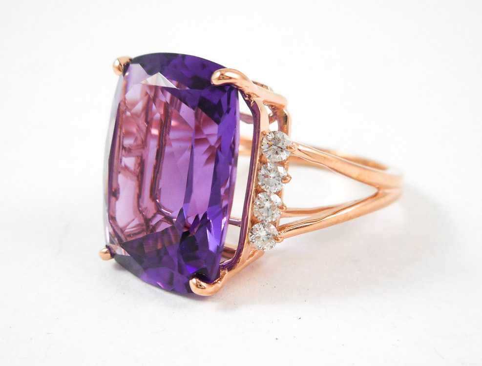 Appraisal: AMETHYST DIAMOND AND FOURTEEN KARAT GOLD RING The rose gold