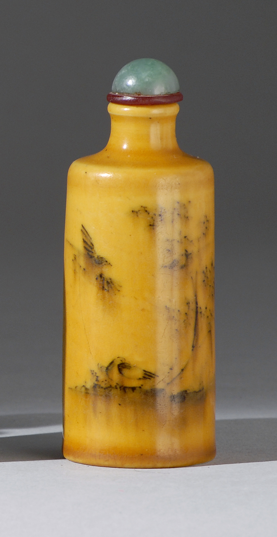 Appraisal: YELLOW PORCELAIN SNUFF BOTTLE With grisaille decoration of three birds