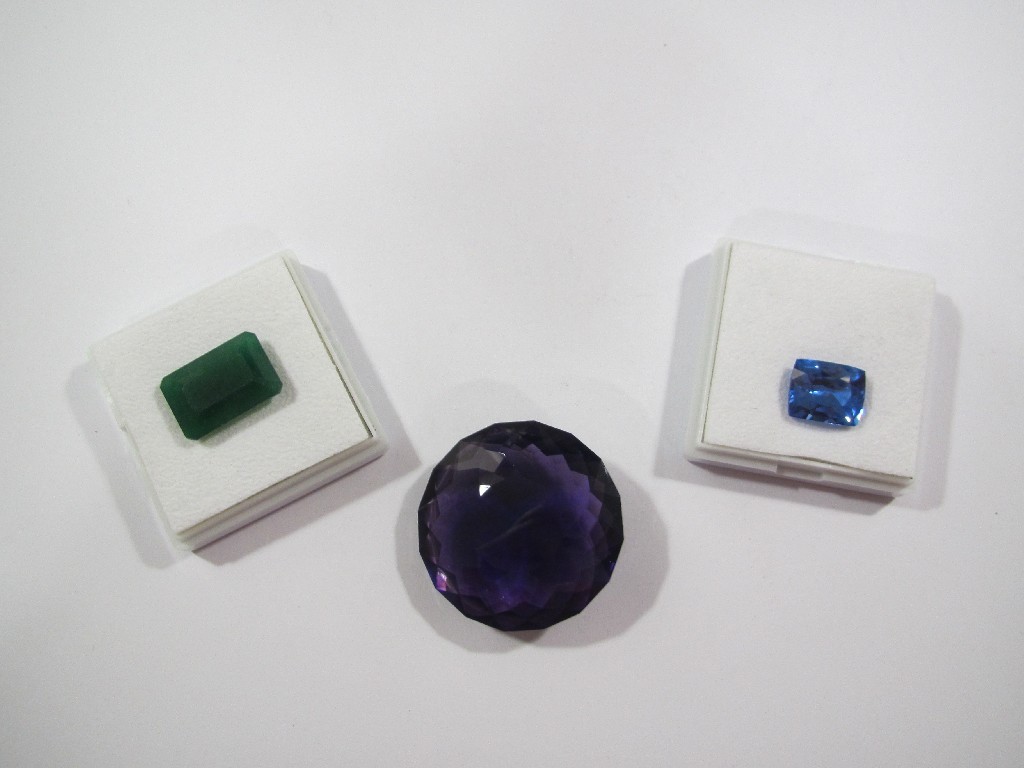 Appraisal: Loose gem stones to include octagonal cut jade ct a