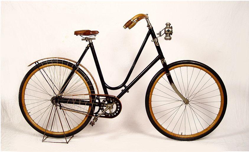 Appraisal: 'S CRESCENT No WESTERN WHEEL WORKS BICYCLE Circa - ''Crescent