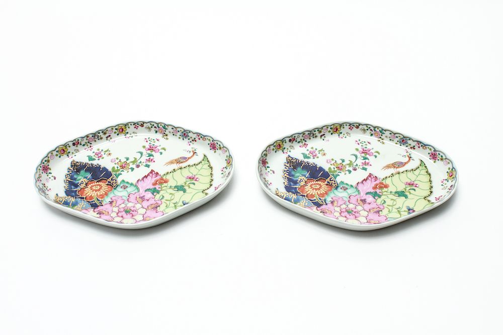 Appraisal: Mottahedeh Tobacco Leaf Trays Pair Pair of Mottahedeh for the