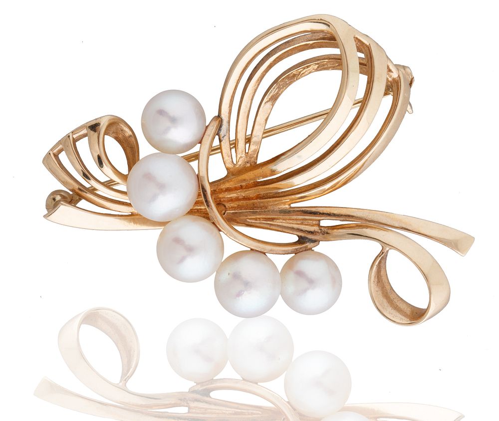 Appraisal: MIKIMOTO TOKYO CULTURED PEARL AND GOLD BROOCH MIKIMOTO TOKYO CULTURED