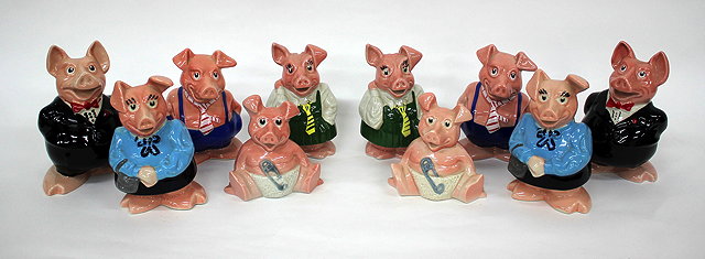 Appraisal: A COLLECTION OF TEN WADE NAT WEST POTTERY PIGGY BANKS