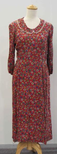 Appraisal: Daydress in floral printed red silk with side zip and