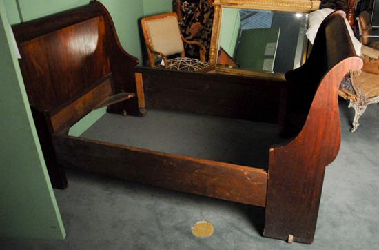 Appraisal: Mahogany Twin Sleigh Bed W