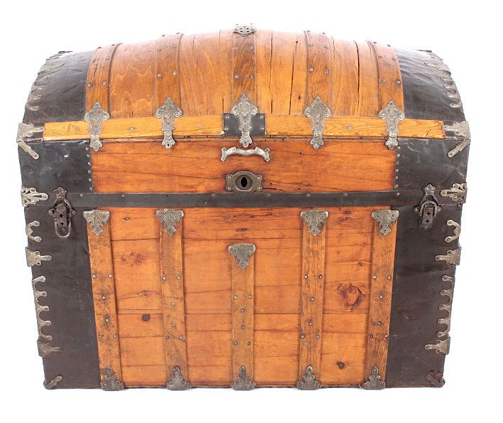 Appraisal: Early Humpback Steamer Trunk th Century Featured in this lot