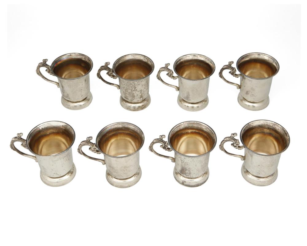 Appraisal: A SET OF SILVER CUPSA set of silver cups th