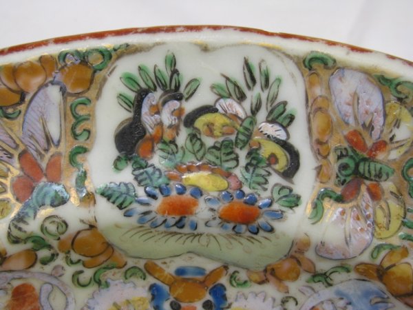 Appraisal: Mid th century Chinese export porcelain platter with Rose Medallion