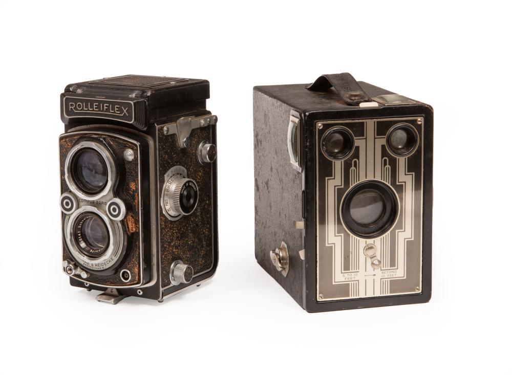 Appraisal: Two Vintage Cameras incl a Rolleiflex twin lens reflex and