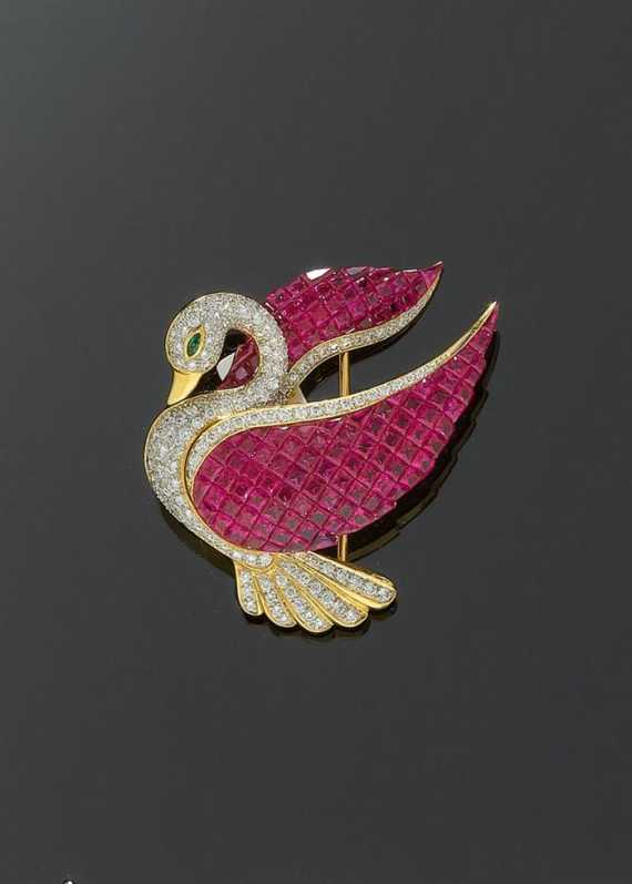 Appraisal: RUBY AND BRILLIANT-CUT DIAMOND BROOCH Yellow gold Attractive brooch in