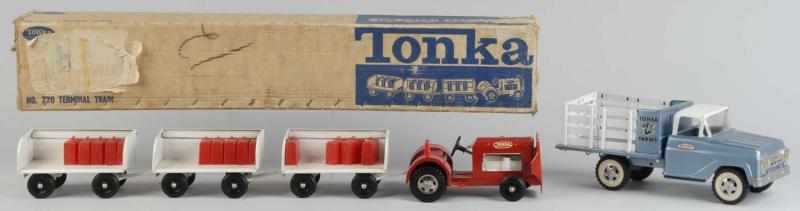 Appraisal: Lot of Pressed Steel Tonka Vehicles Description Includes one Tonka