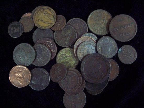 Appraisal: A quantity of th Century and later copper coinage mainly