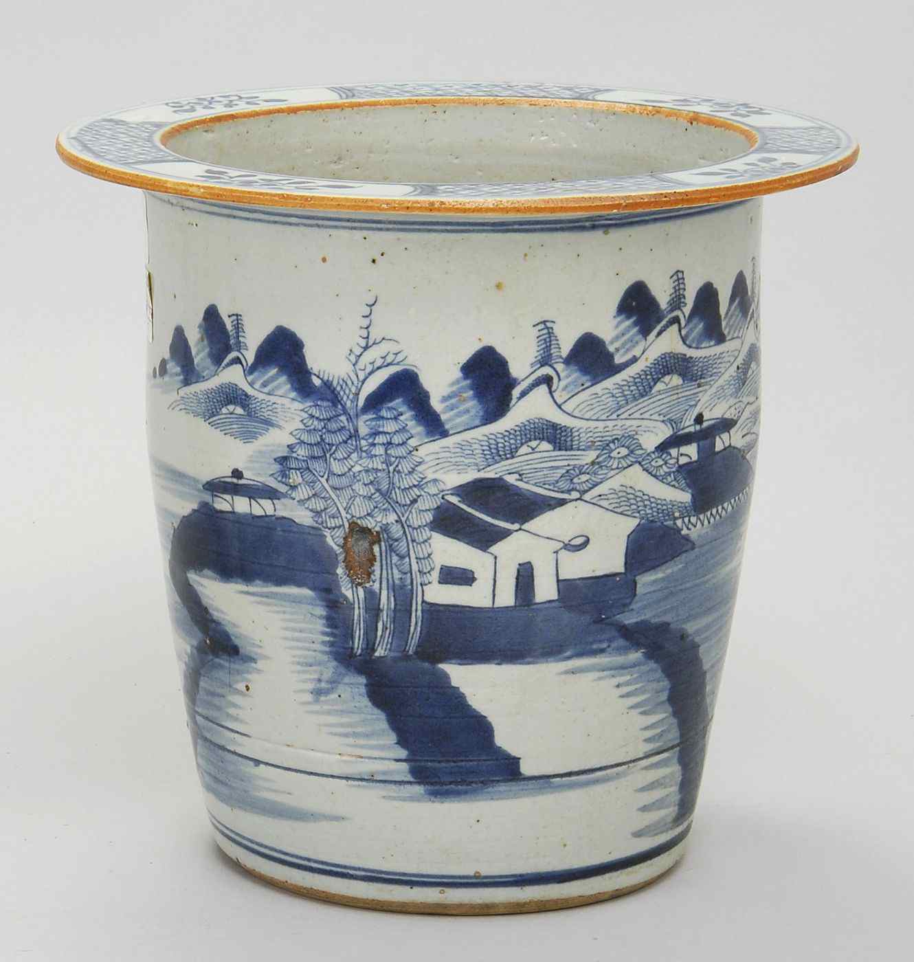 Appraisal: ANTIQUE CHINESE BLUE AND WHITE EXPORT PORCELAIN WINE COOLERLate th