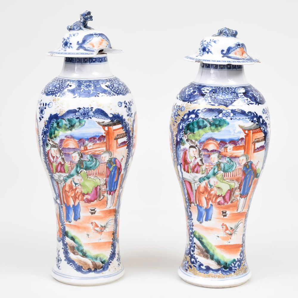 Appraisal: Pair of Chinese Export Porcelain Mandarin Palette Jars and Covers