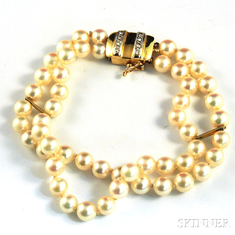 Appraisal: Double-strand Cultured Pearl Bracelet the ivory-colored pearls with blush overtones