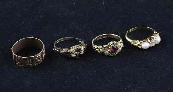 Appraisal: Two Victorian gem set dress rings a diamond and pearl