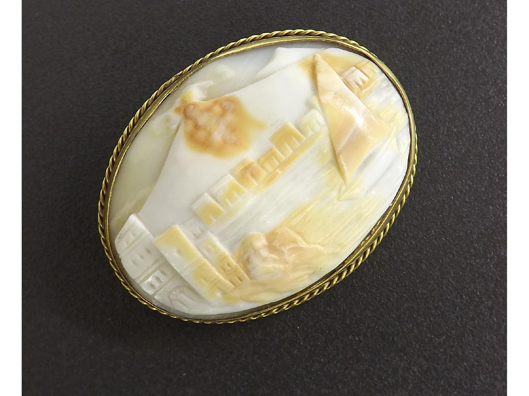 Appraisal: Carved shell cameo brooch depicting a scene of The Bay