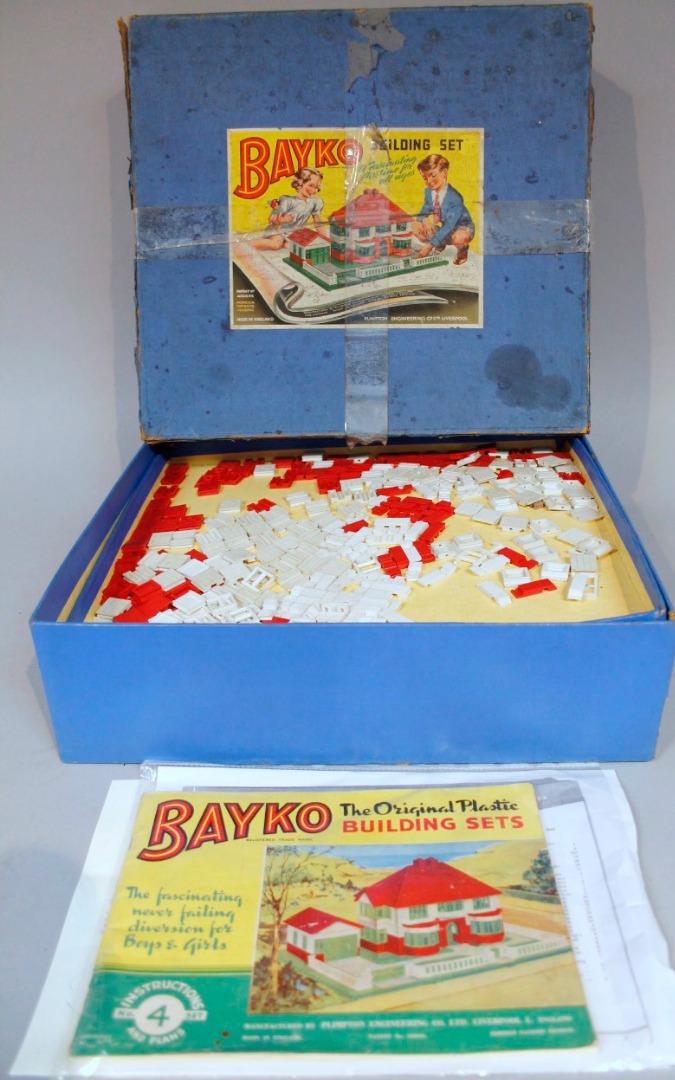 Appraisal: A Bayko building set patent no partially boxed cm high