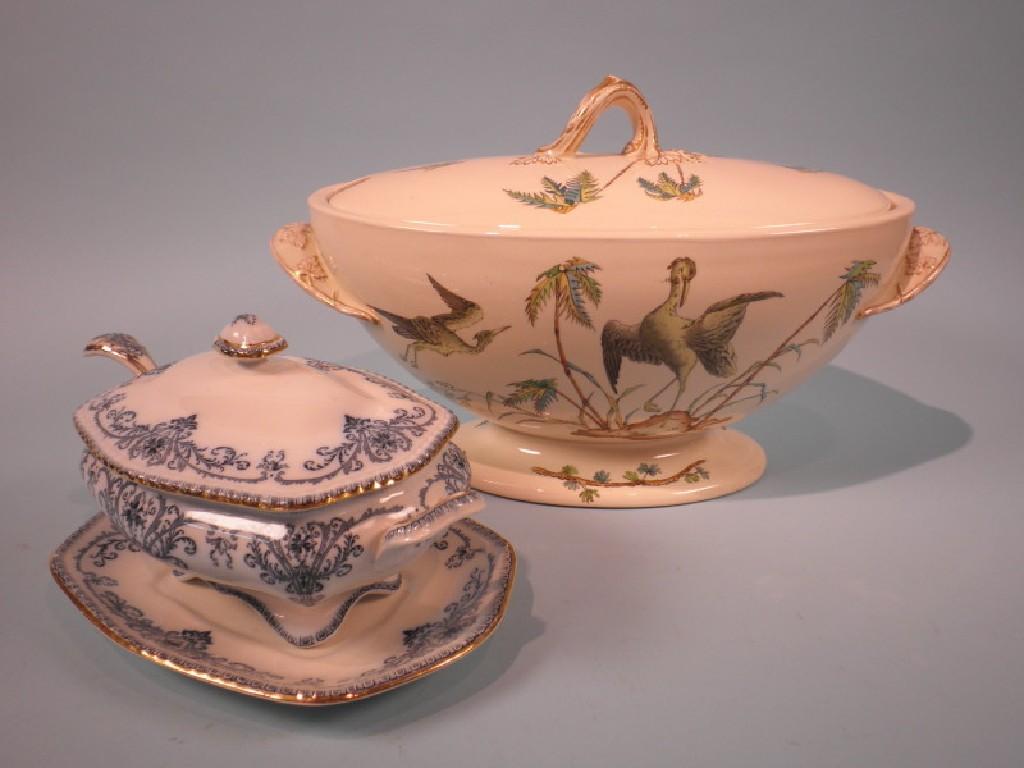 Appraisal: A thC Copeland creamware tureen and cover printed with a