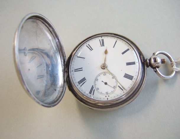 Appraisal: A gentlemen's silver hunting cased pocket watch the gilt fussee