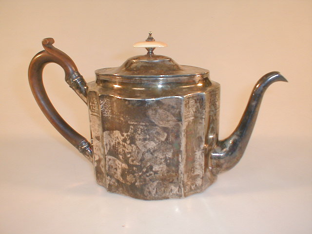 Appraisal: A Georgian silver teapot maker HS or SH London assay