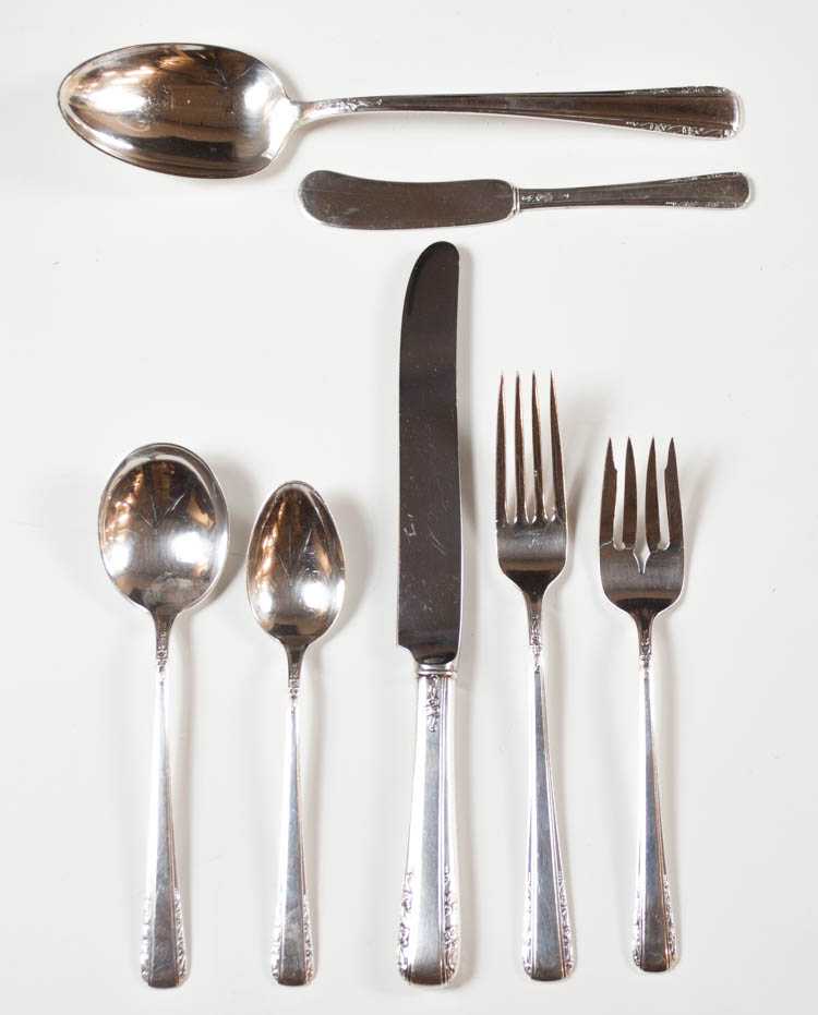 Appraisal: INTERNATIONAL STERLING SILVER FLATWARE SET forty-eight pieces Courtship pattern comprised