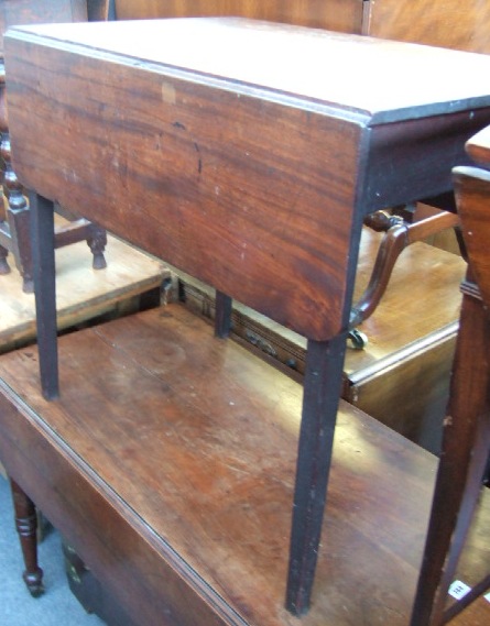 Appraisal: An early th century mahogany Pembroke table with single end