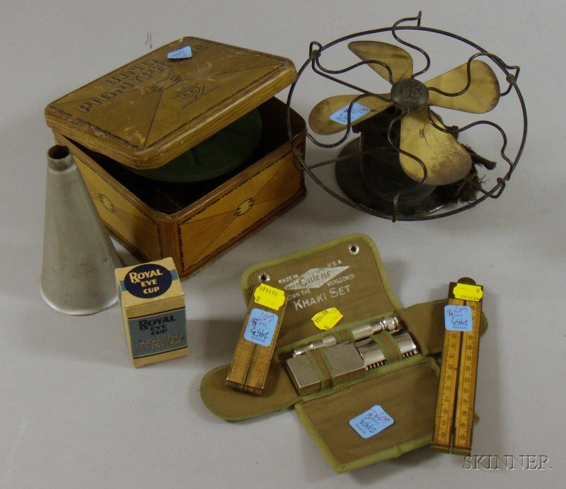 Appraisal: Group of Collectible and Miscellaneous Items a small General Electric