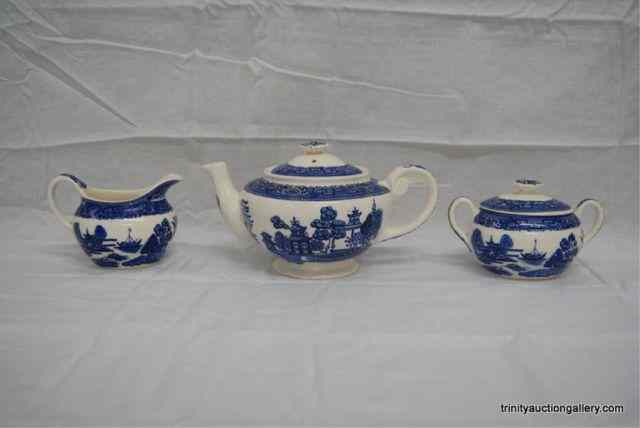 Appraisal: Homer Laughlin Blue Willow Tea Pot Creamer SugarProduced in by