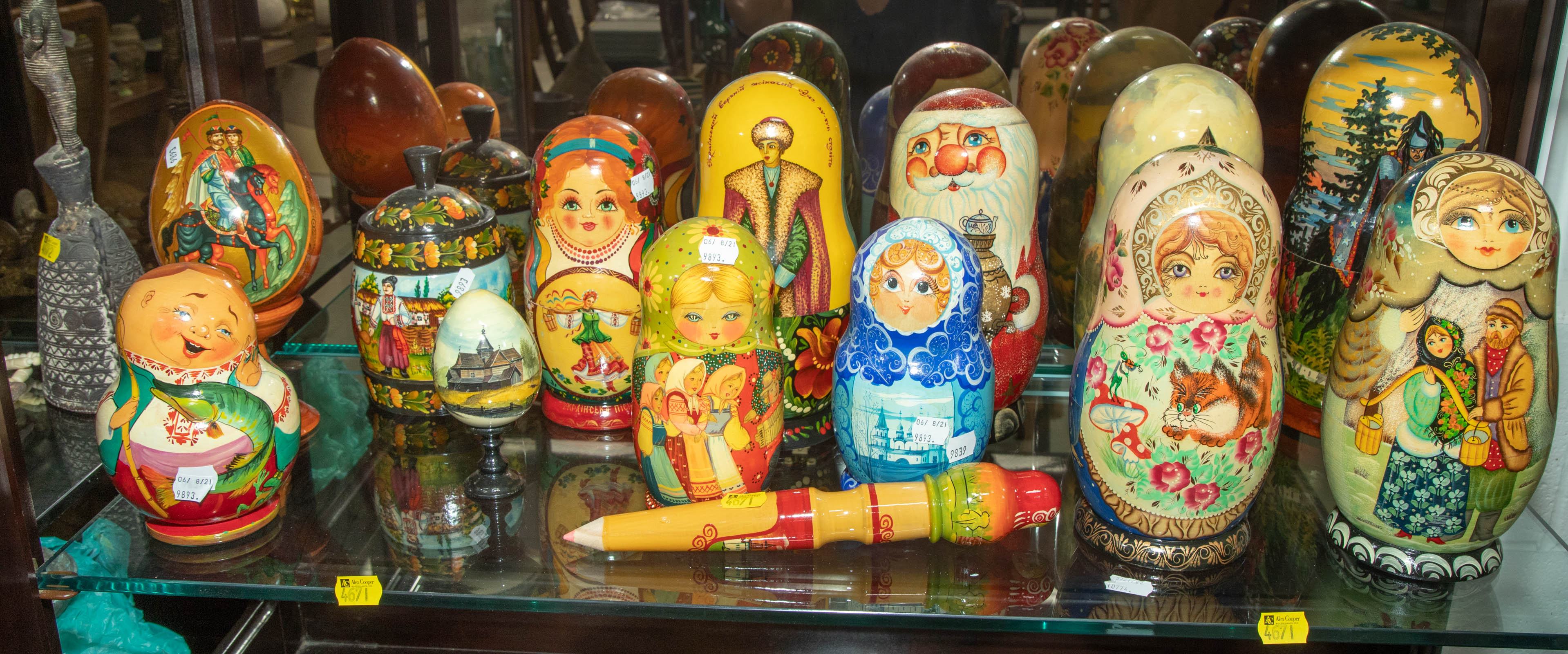 Appraisal: SELECTION OF RUSSIAN LACQUERED ITEMS Comprising about items including matryuschka