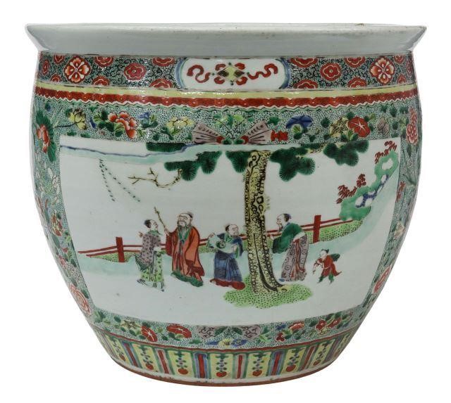 Appraisal: Chinese famille verte porcelain cache pot or planter having round