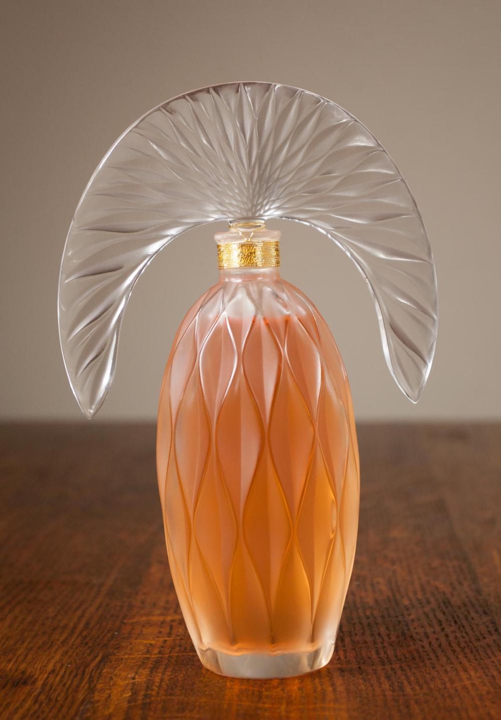 Appraisal: LALIQUE COMMEDIA DE LALIQUE CRYSTAL PERFUME Flacon Collection Edition stopper