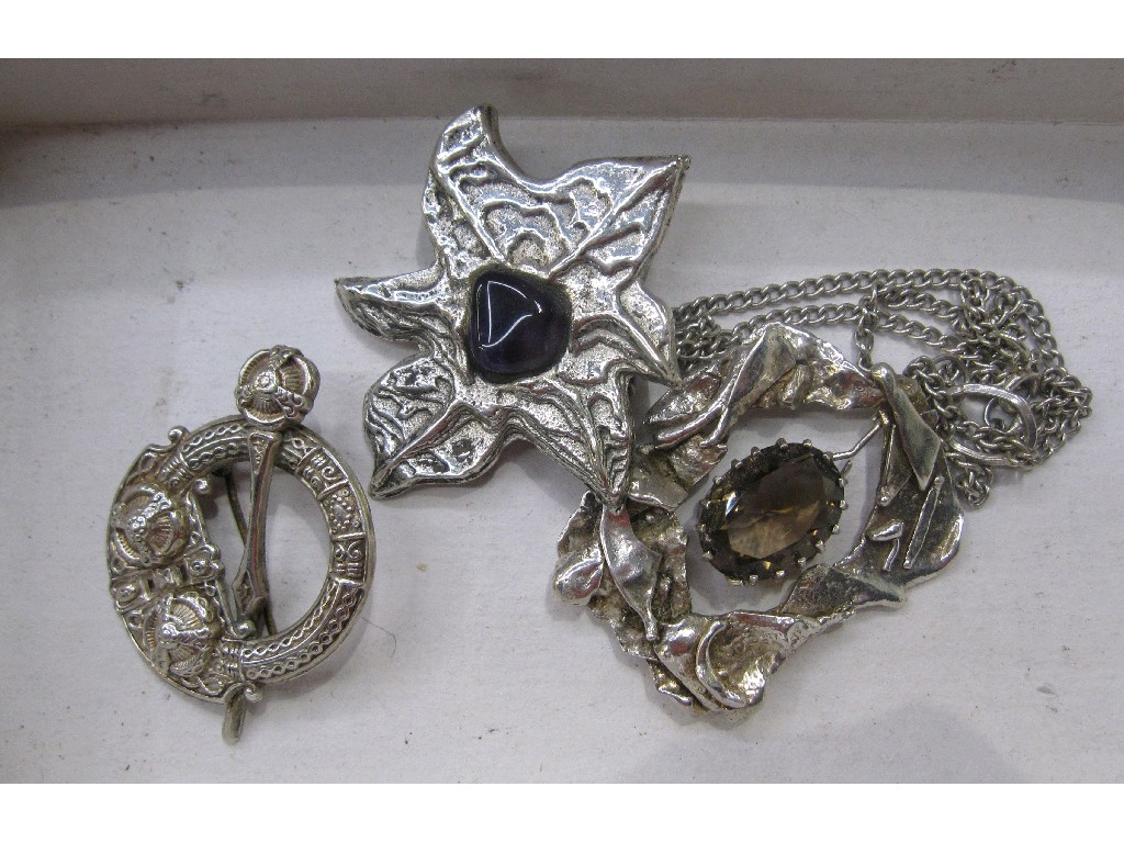 Appraisal: Lot comprising assorted silver jewellery