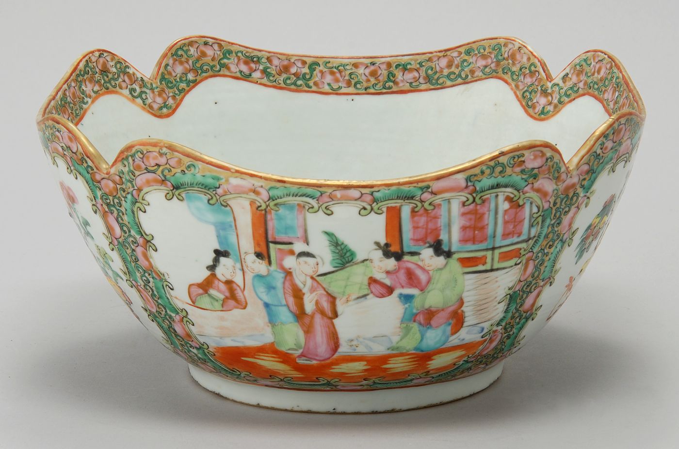 Appraisal: CHINESE EXPORT PORCELAIN ROSE MEDALLION CUT-CORNERED BOWL th CenturyDiameter Height