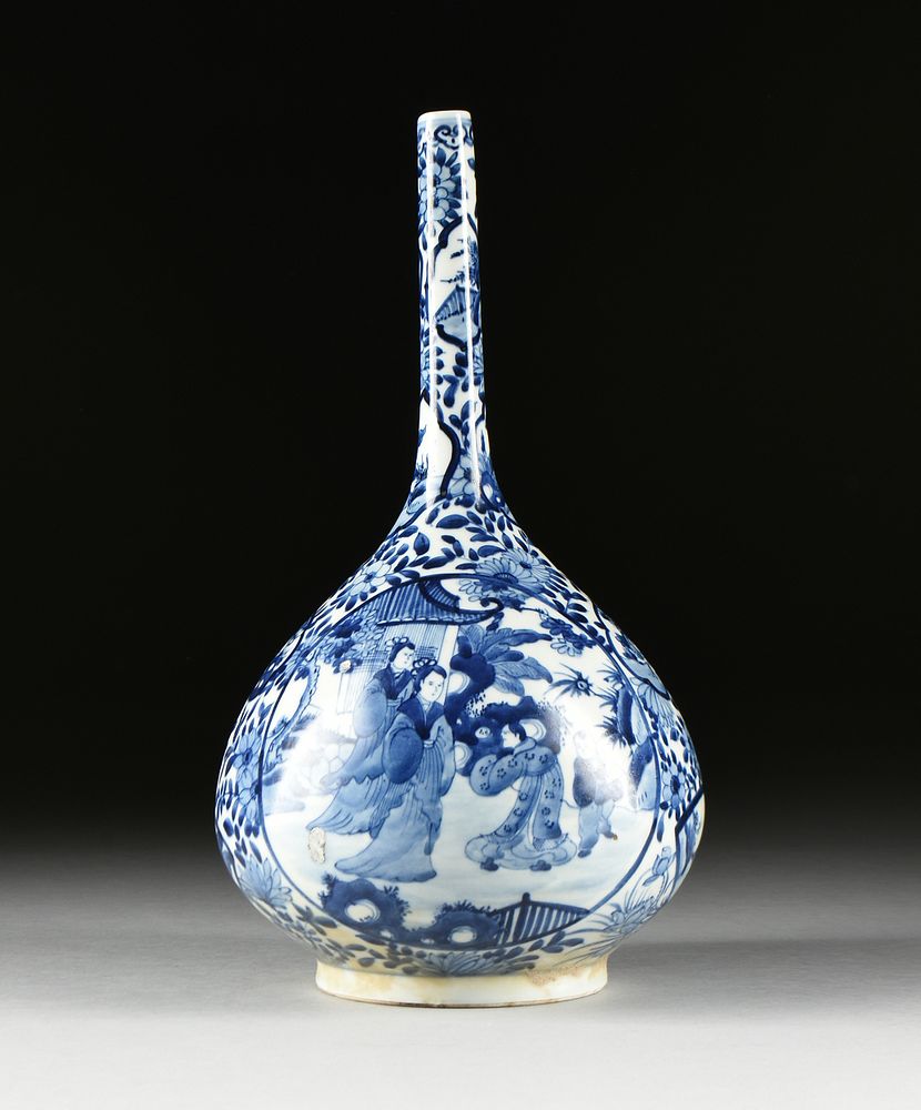 Appraisal: A QING DYNASTY BLUE AND WHITE PORCELAIN BOTTLE VASE SHIPWRECK